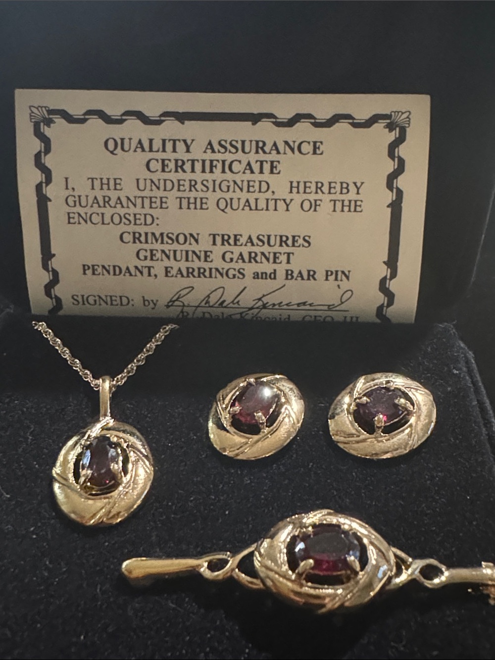 Vintage Crimson Treasures Genuine Garnet Jewelry Set – Pendant, Earrings & Bar